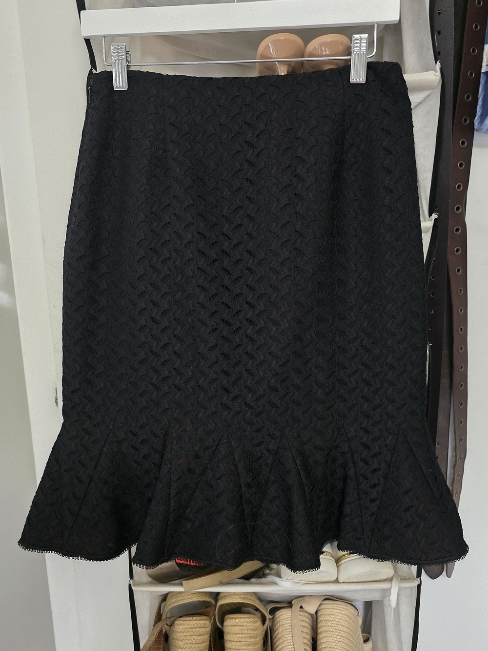 Kay Unger Black Textured Ruffle-Hem Pencil Skirt